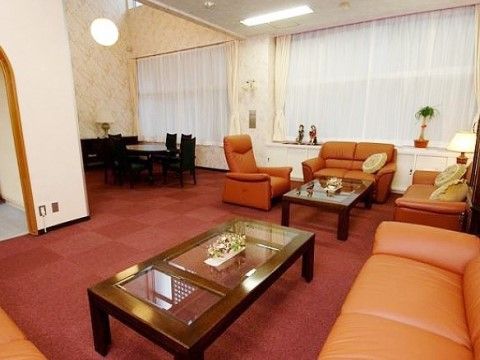 「応援家族 越谷」のロビー。来訪者の方にも使用することができる。
