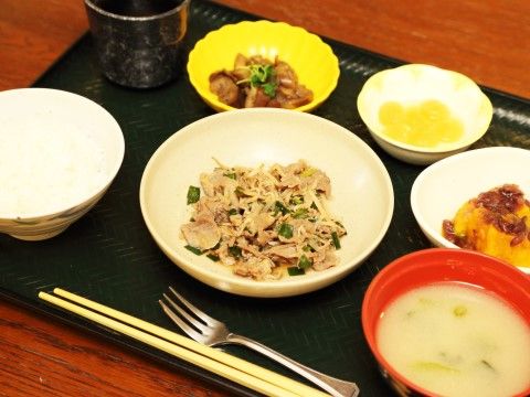 応援家族 松戸の食事。栄養バランスがしっかりととれた、美味しいお食事を毎日手作りでご提供いたしております。