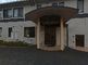 広々とした建物の外観