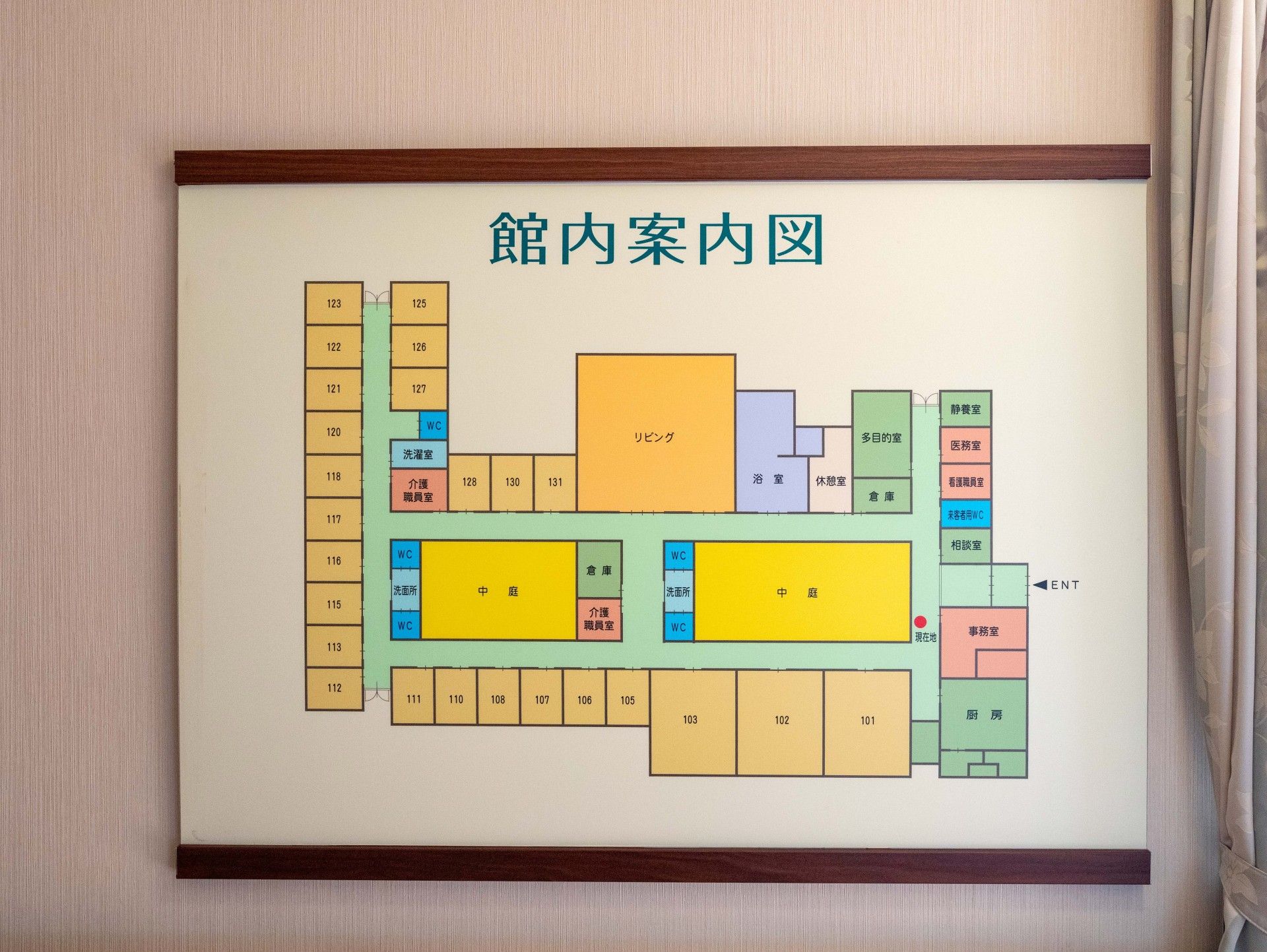 館内案内図の掲示板