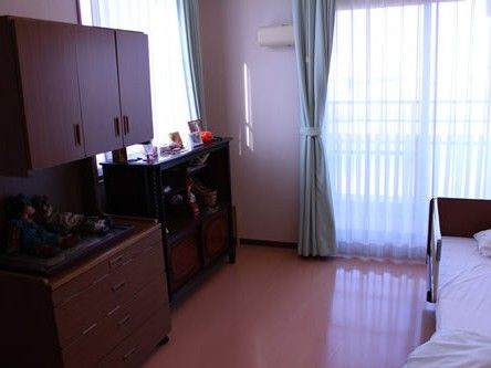 日差しが差し込む居室