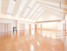 広々とした多目的ホール
