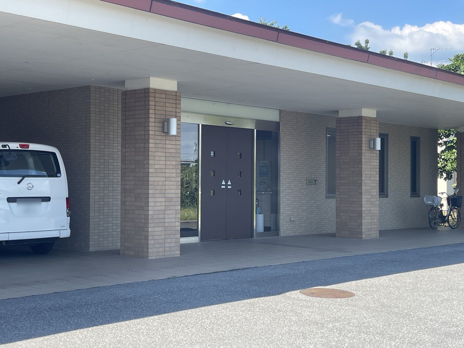 エントランスの外観