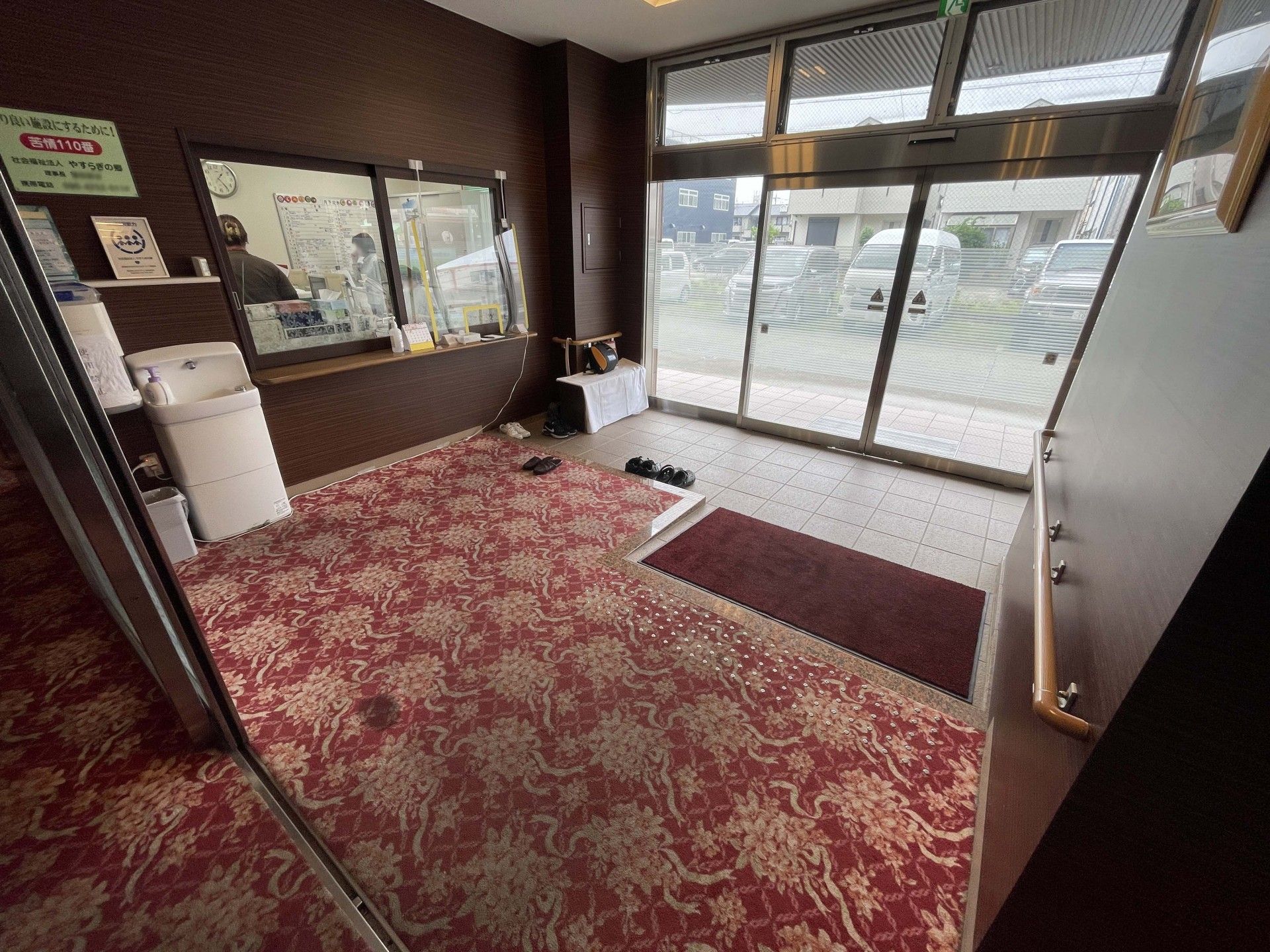 広い玄関スペース