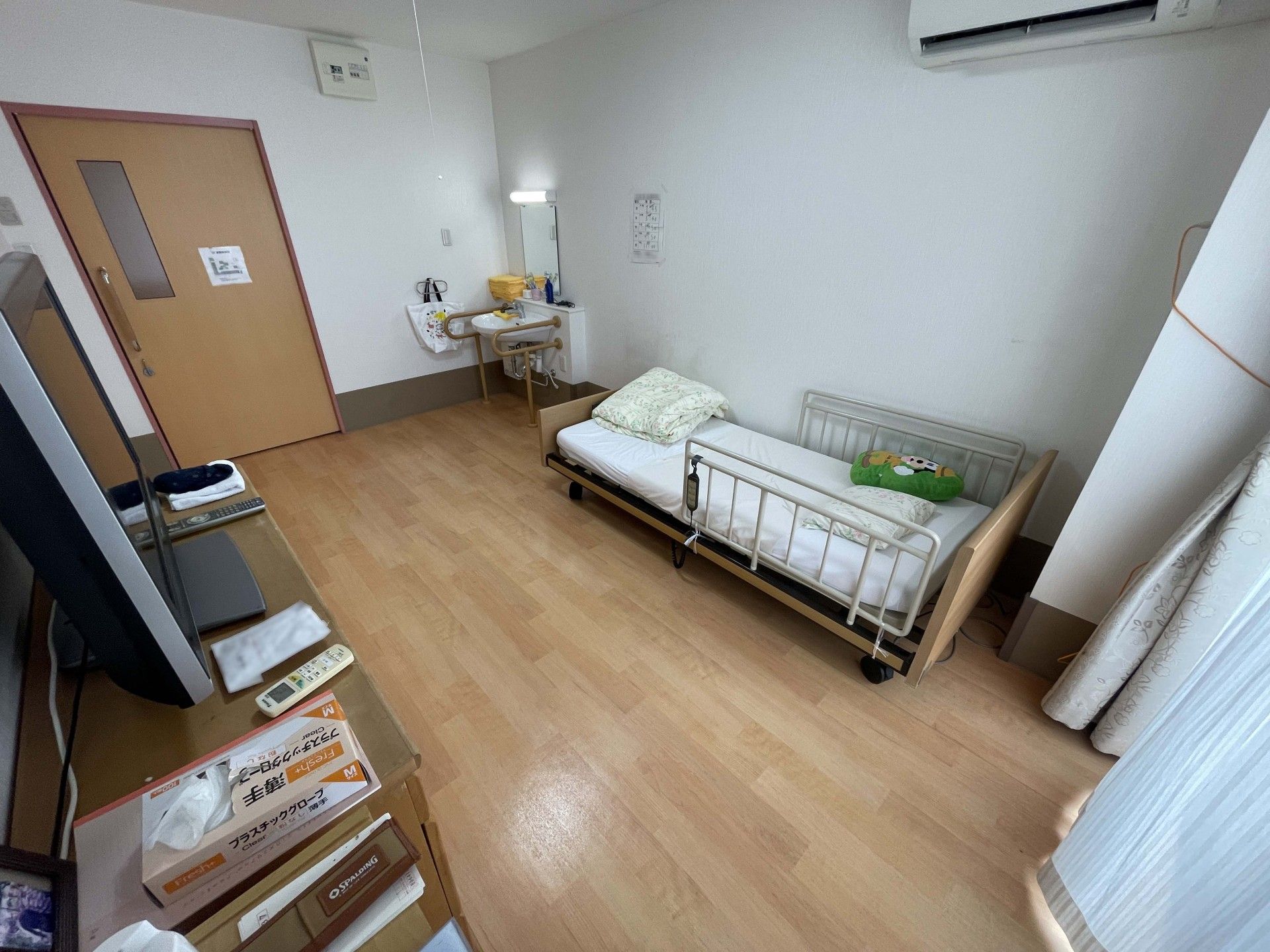 落ち着いた雰囲気の居室