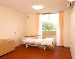 明るい個室の一角