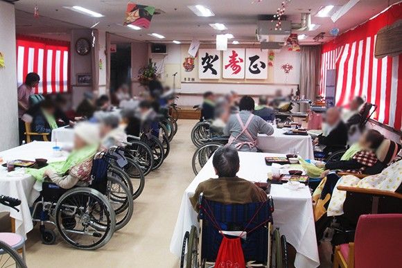 賑やかな集まりの場