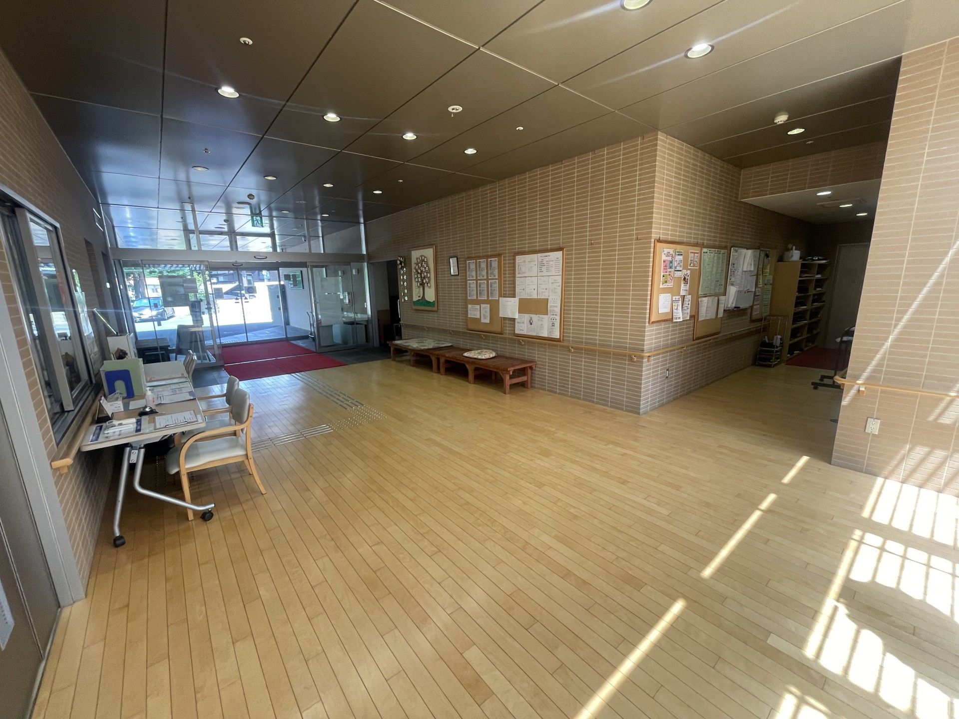 広いエントランスホール