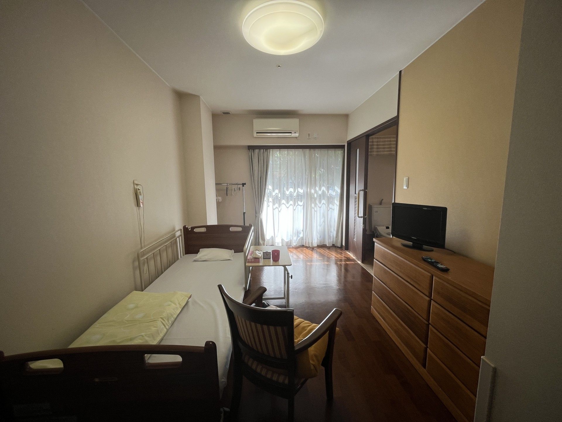 落ち着いた個室の様子