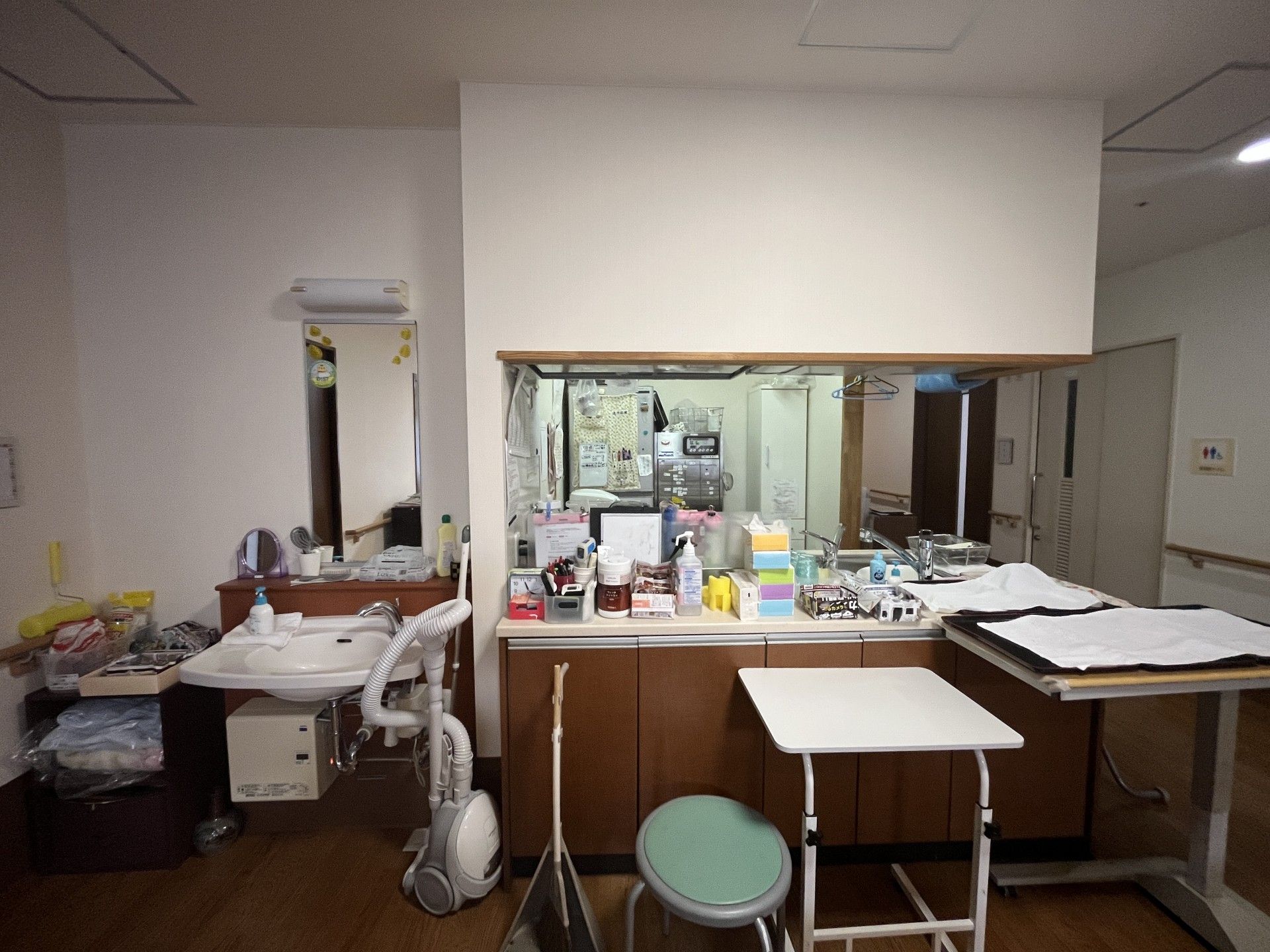 洗面台と作業スペース