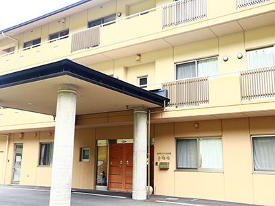 ゆったりとした玄関前