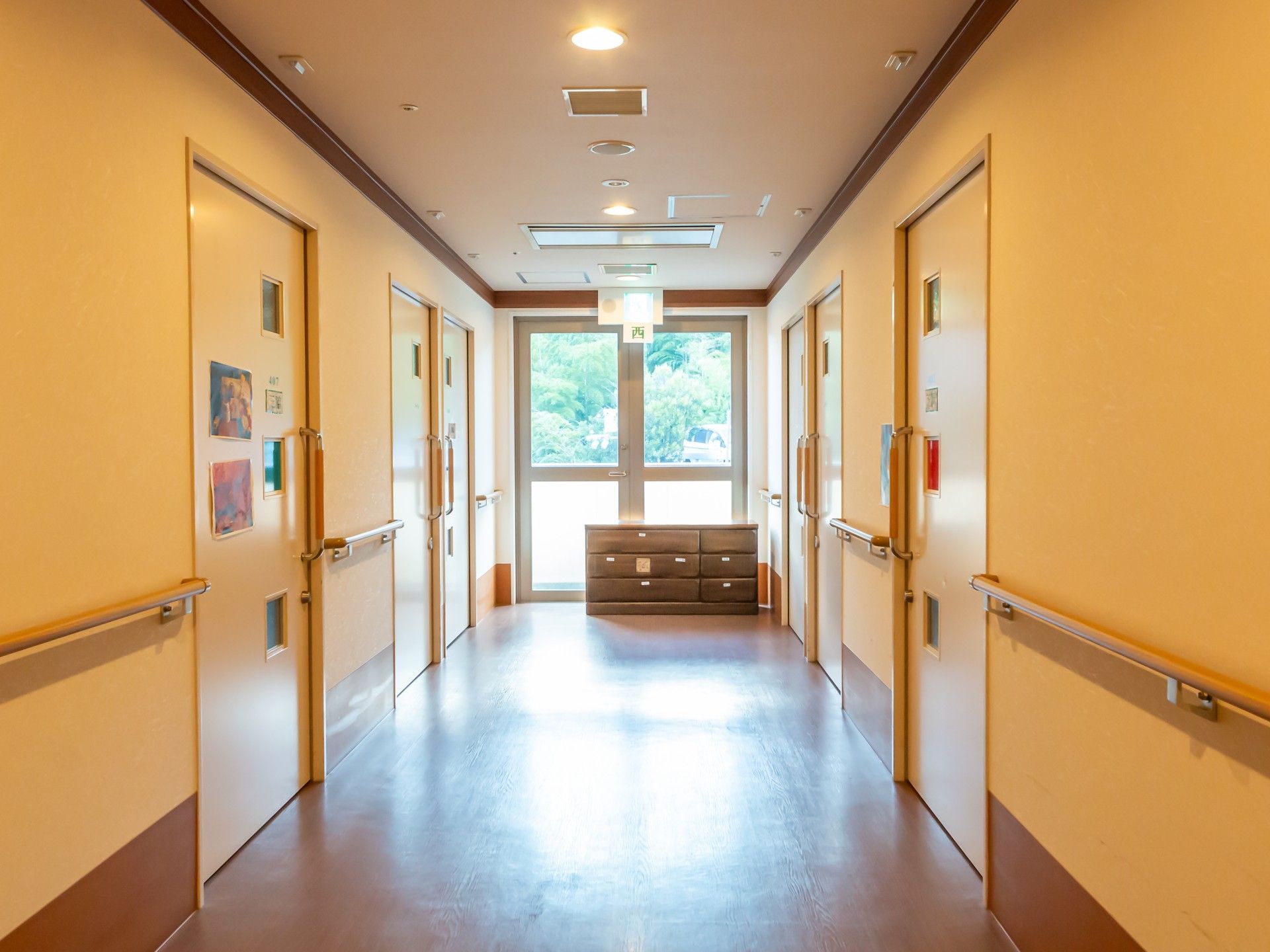 明るい廊下