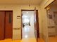 明るい廊下と居室の様子