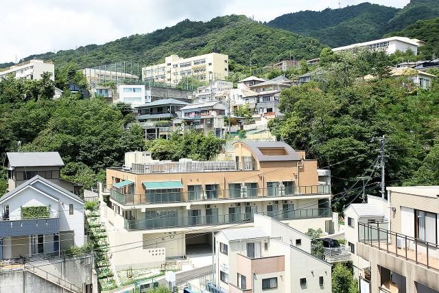 緑豊かな施設外観