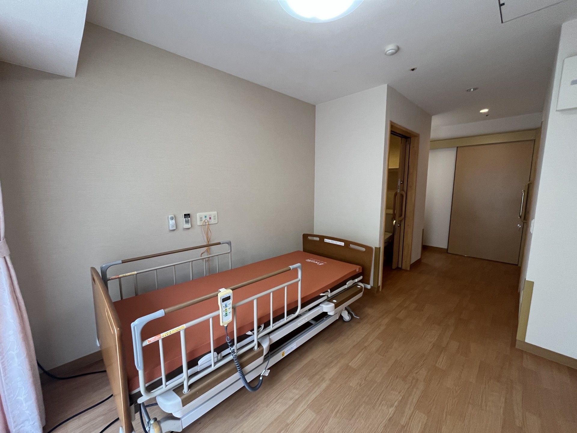 落ち着いた雰囲気の居室