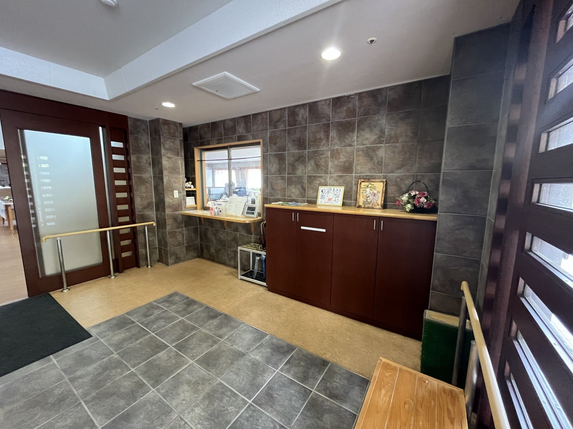 落ち着いた雰囲気の玄関