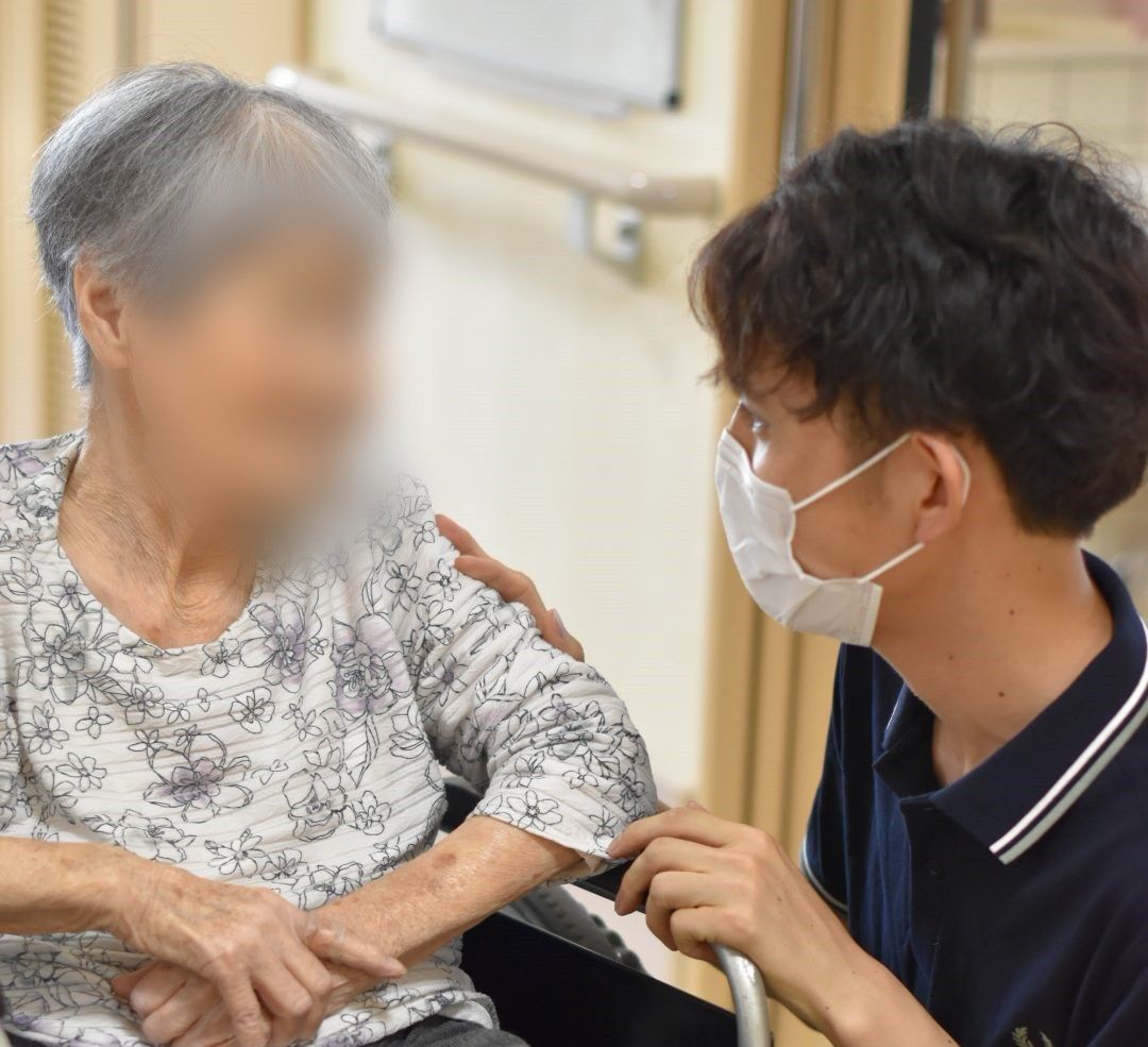 優しい会話の場面