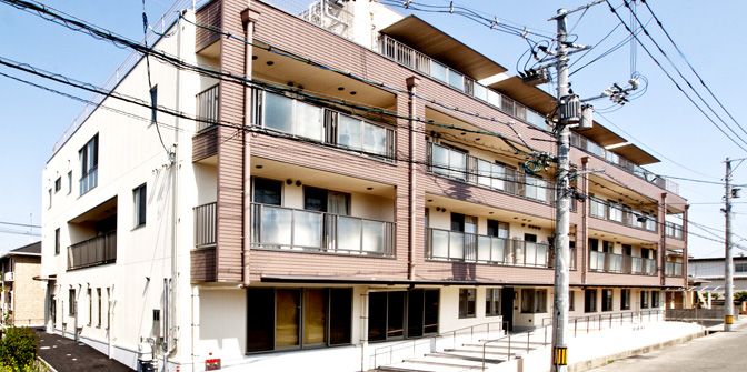 多階層の建物外観