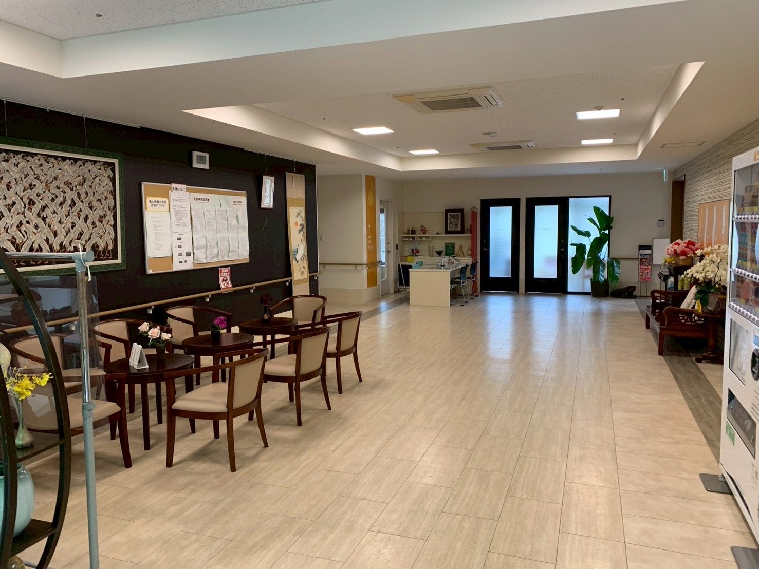 落ち着いた雰囲気のロビー