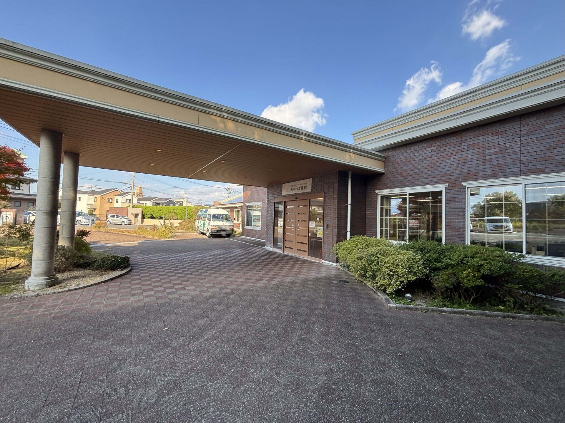 エントランスの外観