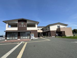 ゆったりとした施設の外観