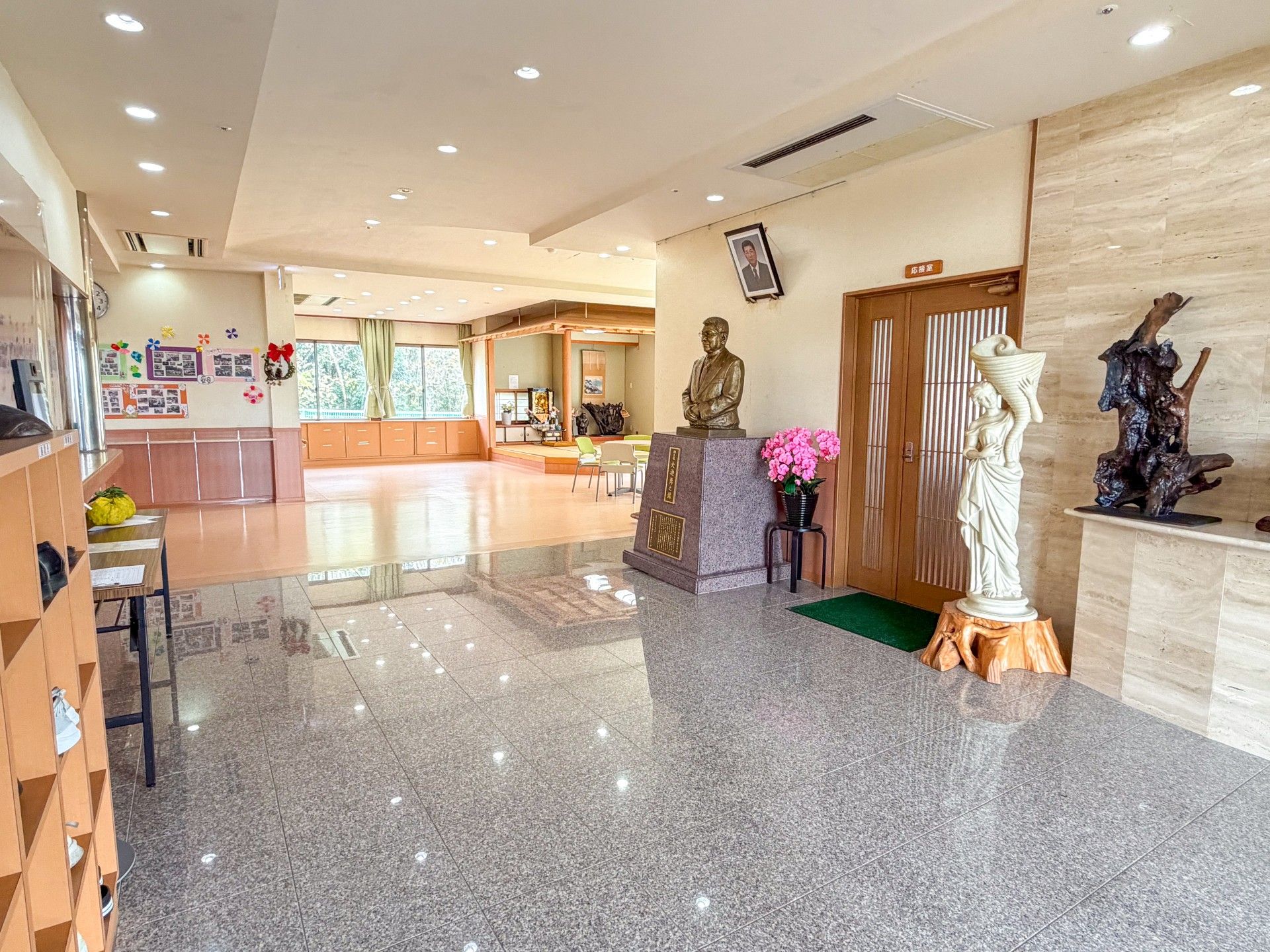 広々としたエントランス