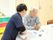優しい会話の場面