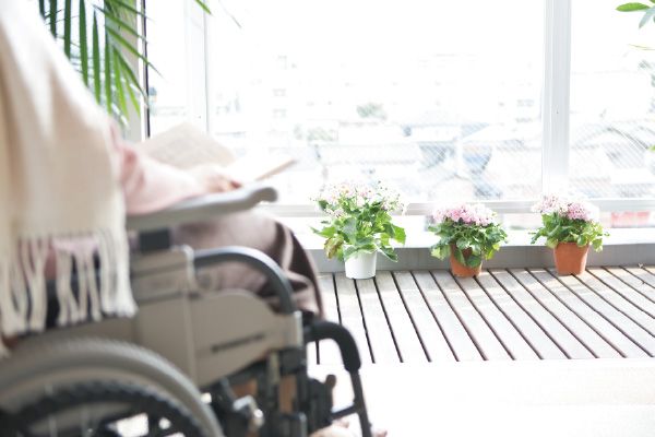 車椅子の方がくつろぐ空間