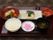「あずみ苑 グランデ三咲」の夕食。魚の煮付け、肉じゃがなど家庭的な味。