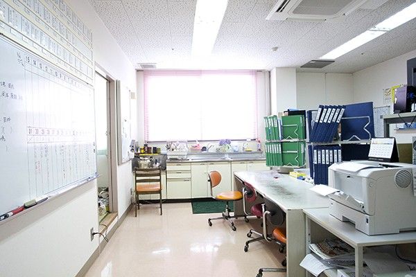明るい事務室