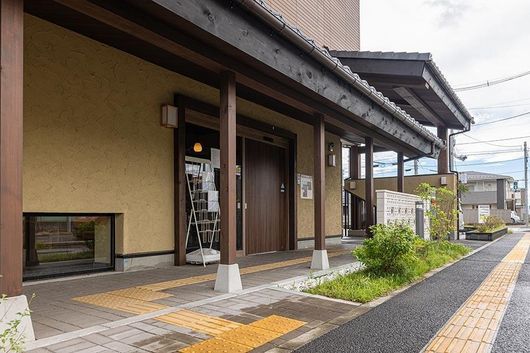 外観エントランス