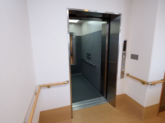 エレベーター