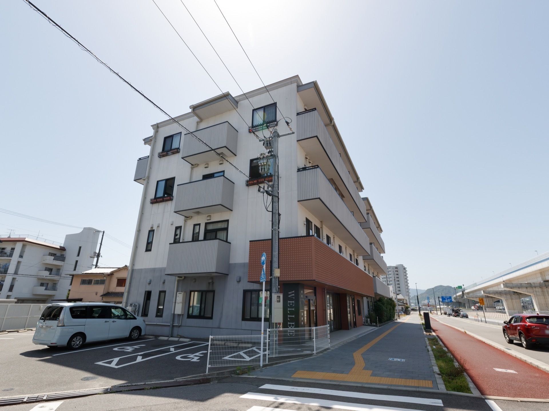都市型施設の外観