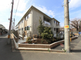 住宅街に位置する介護施設の外観