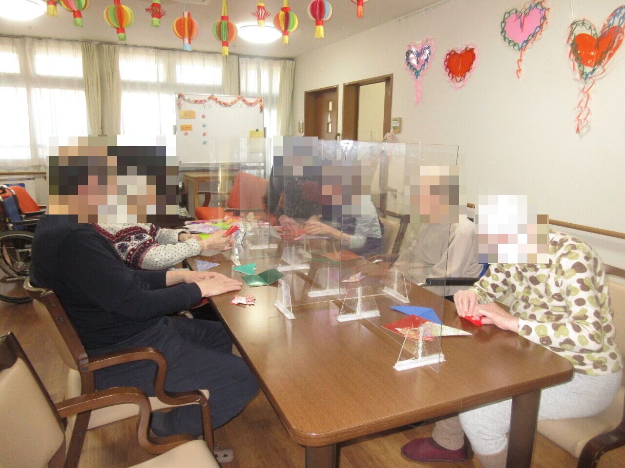 手工芸を楽しむ居室