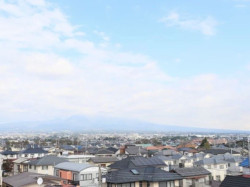施設の周辺は住宅街が広がっている。このことから、非常にアットホームな雰囲気のなか生活をすることができる。