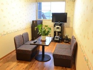 施設内にはカラオケボックスが設けられている。レクリエーションでカラオケ大会も開催されており、カラオケ好きの入居者様が多く参加している。