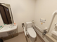 バリアフリーのトイレ設備のある部屋