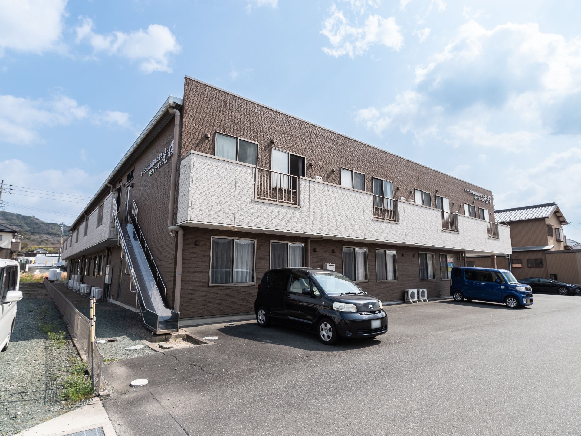 全室個室の２階建ての施設