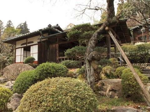 「あずみ苑 グランデ青梅」の周辺環境。和風の建物が、良き雰囲気を醸し出している。