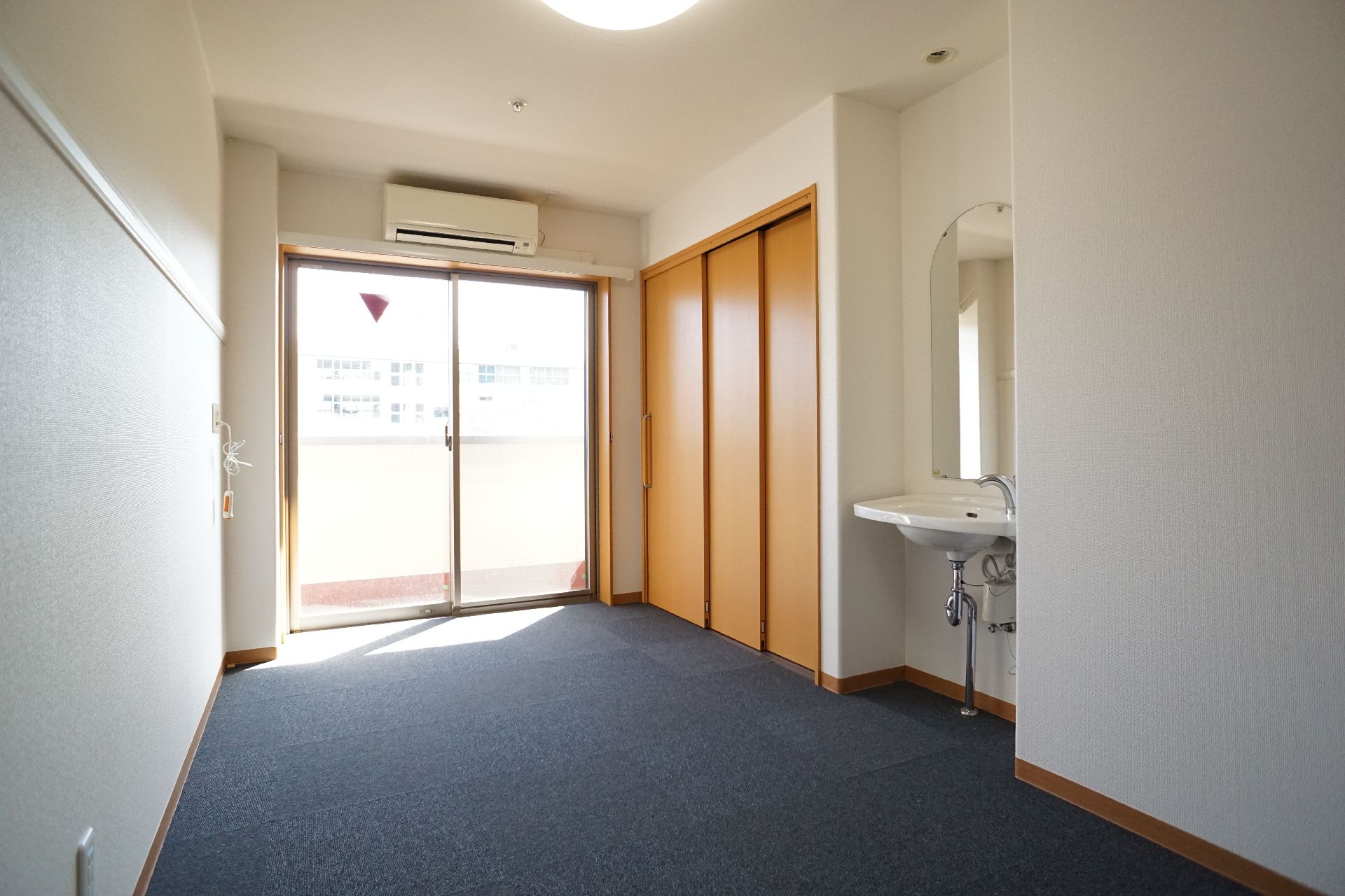 日差しが入り込んでいる居室