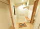 介護施設内の廊下と部屋の入口