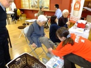 足腰の状態を測定して、健康管理のための運動方法の指導が受けられる。長く健康に過ごせるよう努めている。