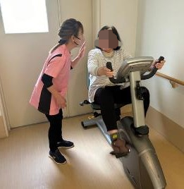 ゆったりした共有ダイニング