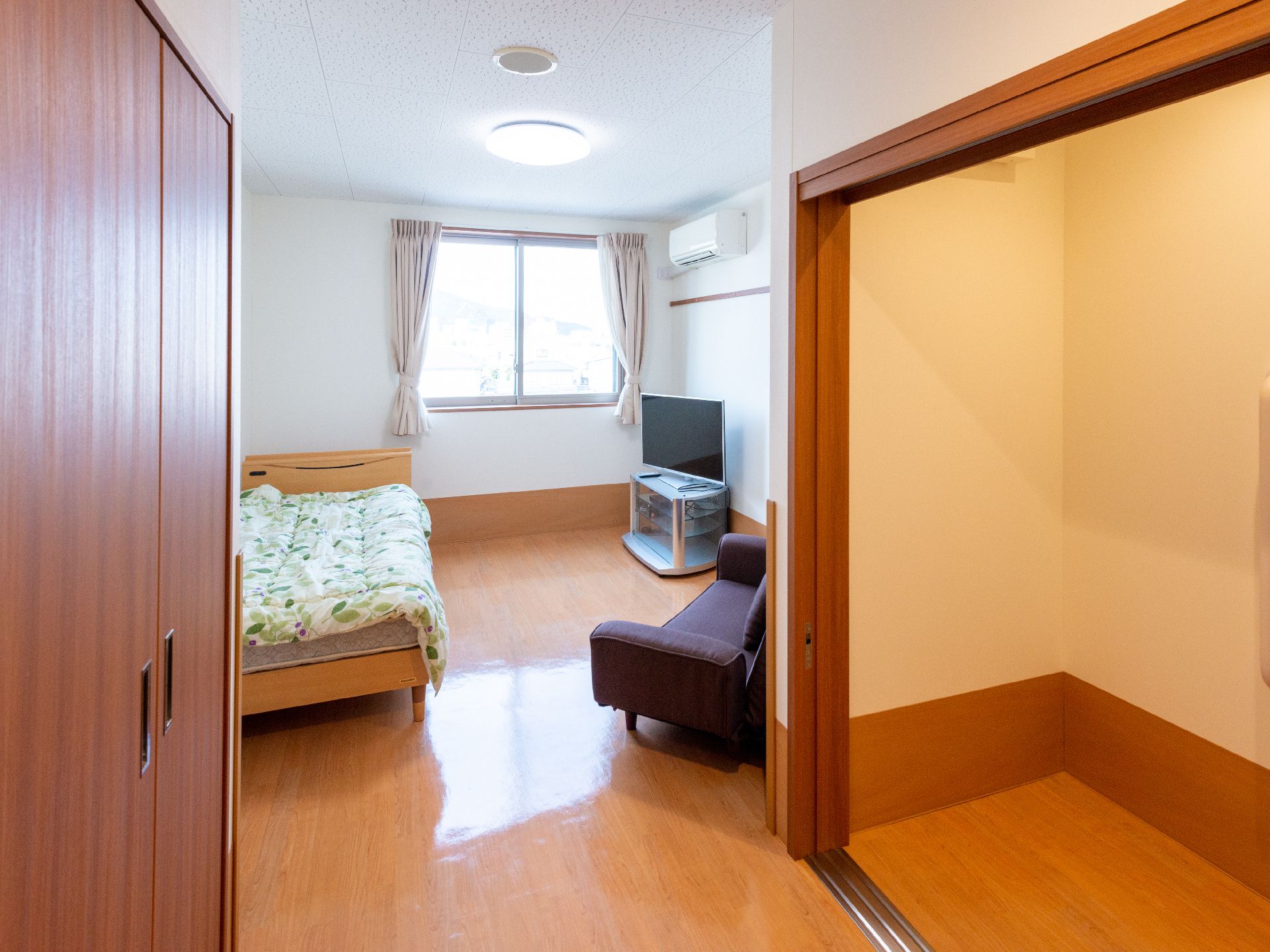 介護ベッドが置かれている居室