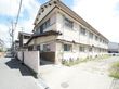静かな住宅街の建物外観
