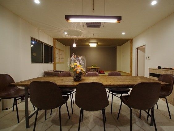 和室とモダンの雰囲気がミックスした、スタイリッシュなリラックススペースをご用意している。入居者様の憩いの場となっている。