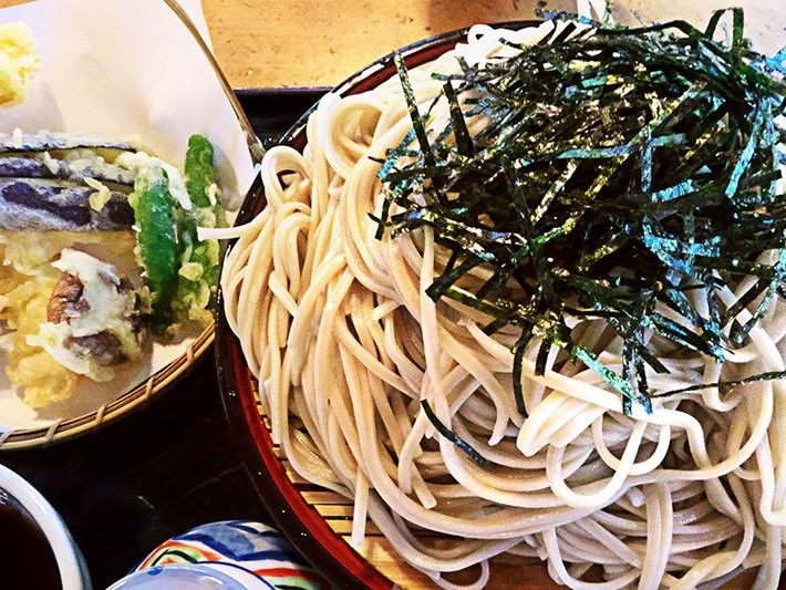 周辺にはお食事処も多数あるので、来訪されたご家族様やお孫様とお食事を楽しんでいただける住環境である。