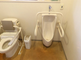 バリアフリー設計のトイレ空間