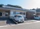 介護施設の外観と駐車場